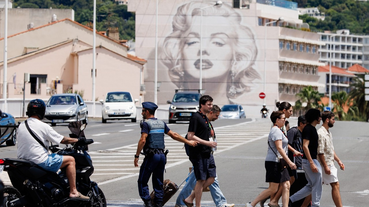 Cannes’da Sinema Şenliği’ne bu kere elektrik kesintisi damga vurdu