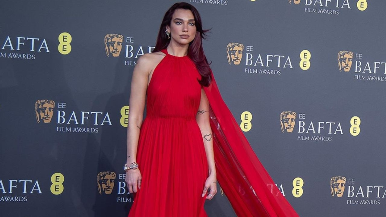 Dua Lipa’nın Galatasaray kutlamalarına gelmek için istediği para dudak uçuklattı!