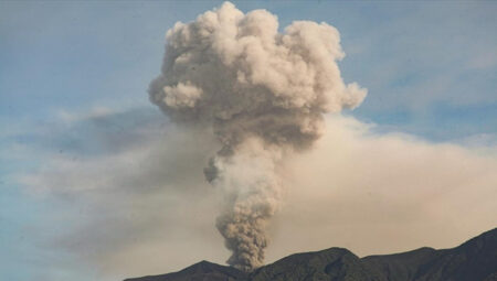 Dünyanın en etkin yanardağı Kilauea tekrar patladı