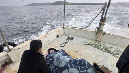 Erdek’te yaralanan bayanın imdadına balıkçı tekneleri yetişti