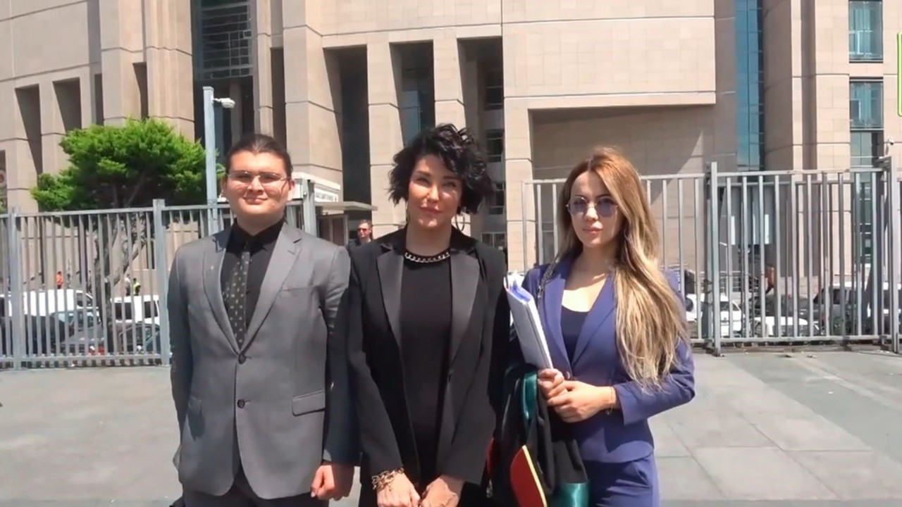 Eski model Deniz Akkaya’ya 2 yıl mahpus cezası!