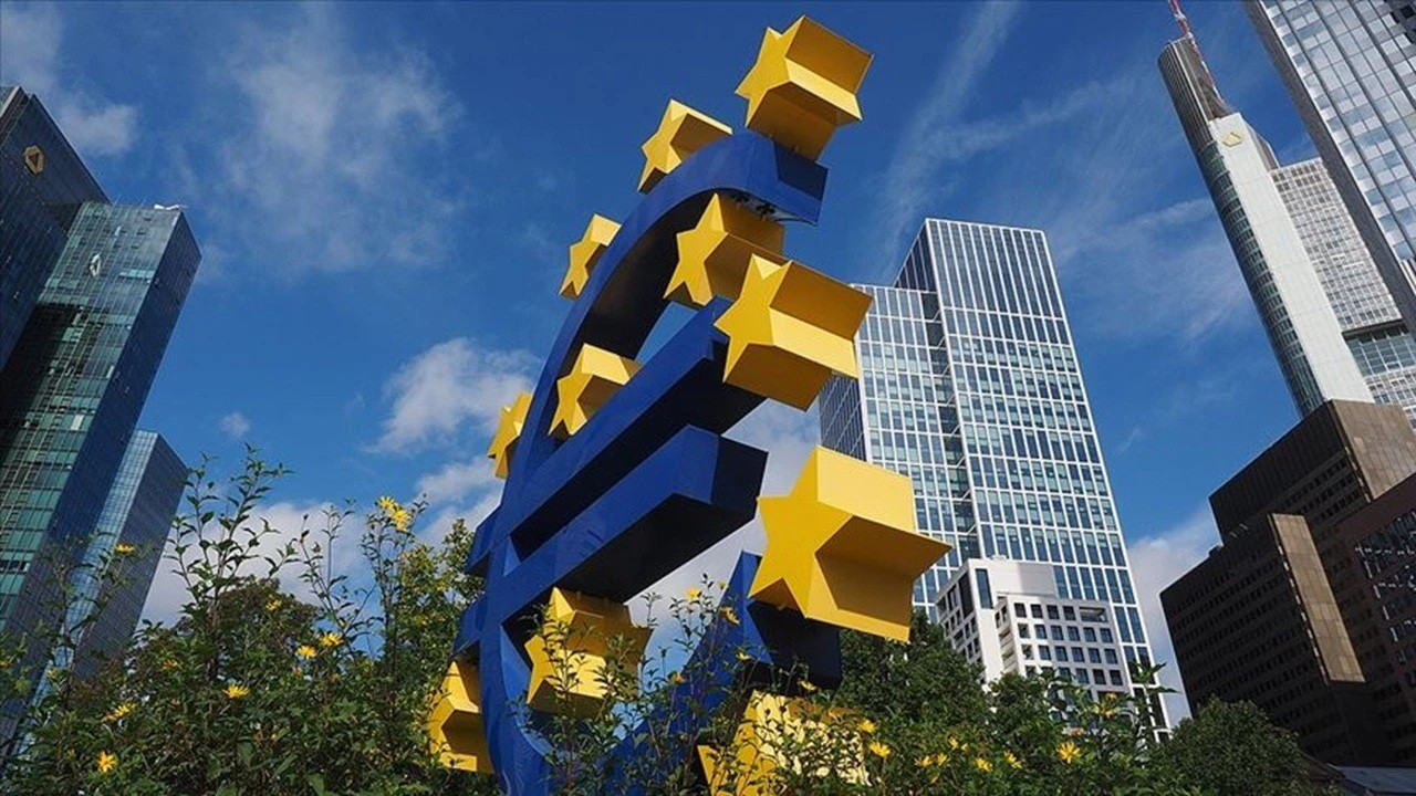 Euro Bölgesi’nde inşaat üretimi martta yerinde saydı