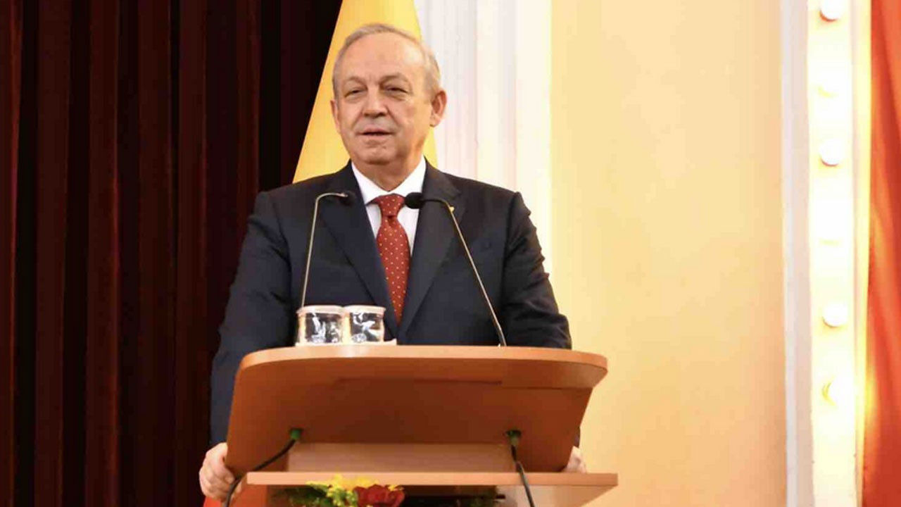 Galatasaray Eğitim Vakfı’nda bayrak değişimi: 44 yılın akabinde İnan Kıraç Onursal Lider oldu