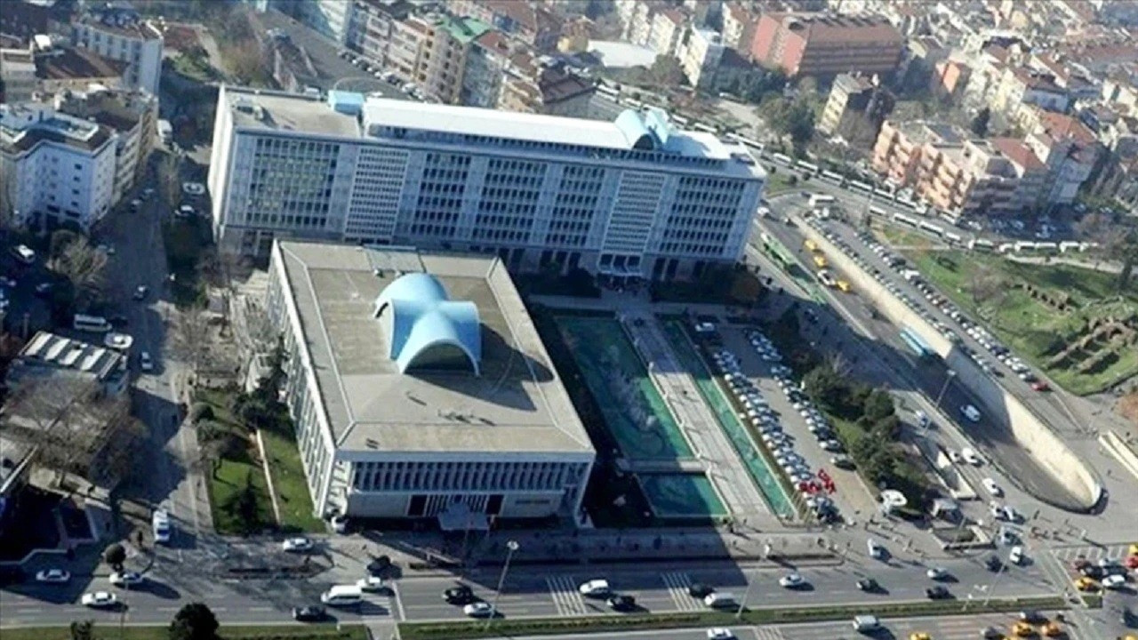 İBB’ye yönelik yolsuzluk soruşturmasında 10 kuşkulu hakkında isimli denetim kararı