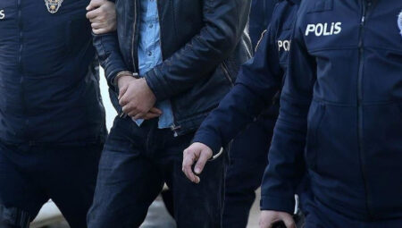 Interpol tarafından aranan 23 kişi Türkiye’de yakalandı