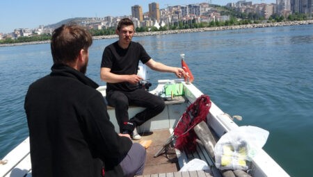 ‘Jaws Geliyor’ dedi gerçek oldu! Pendik’te oltaya köpek balığı takıldı!