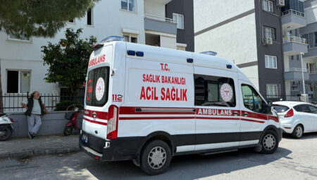 Kuşadası’nda bir bayan apartman girişinde meyyit bulundu