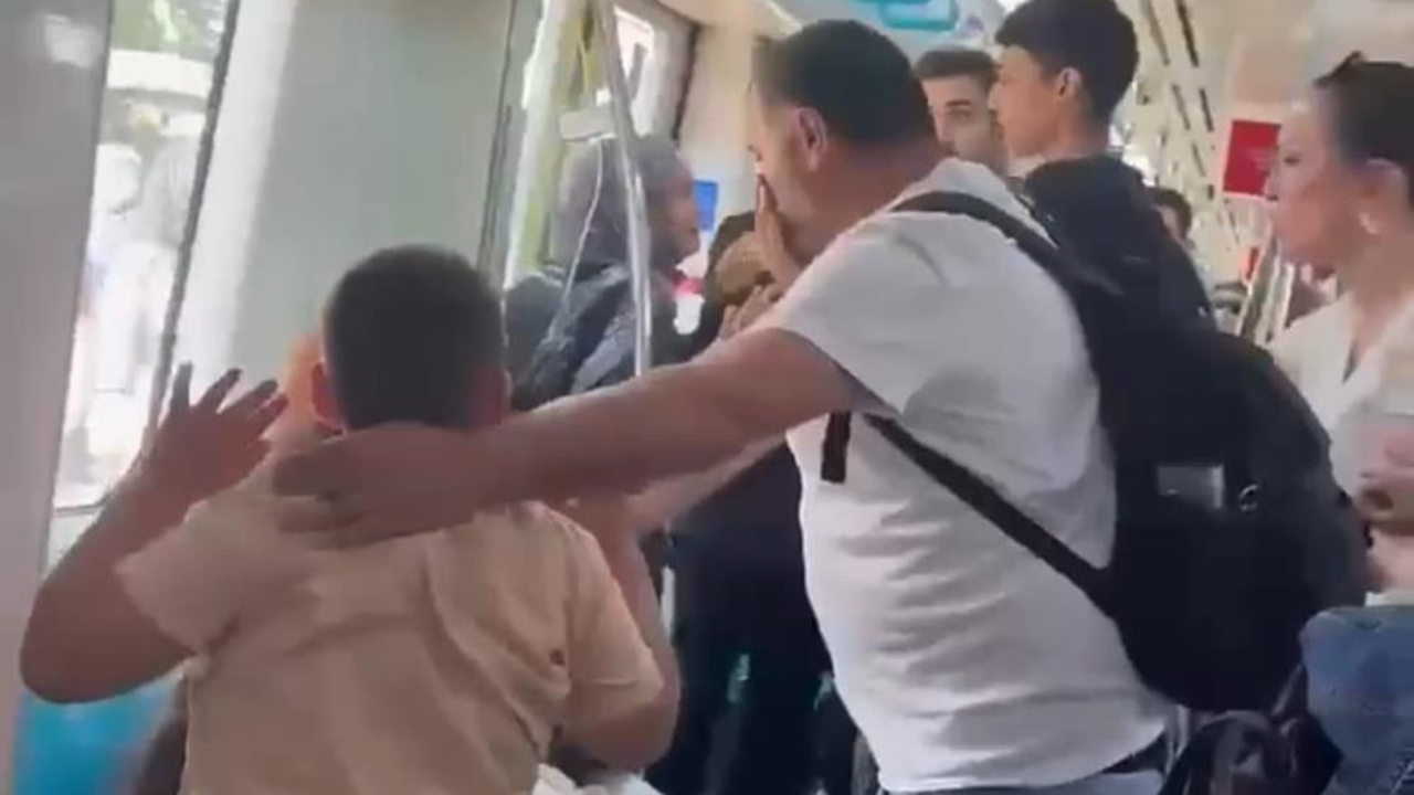 Marmaray’da çocuklarının yanında babayı darbeden şahıs tutuklandı