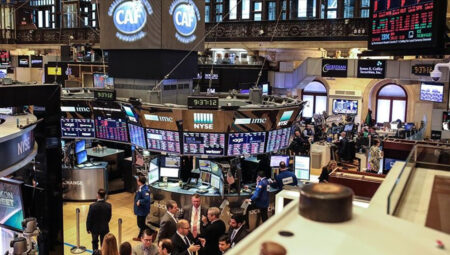 New York borsası karışık seyirle açıldı