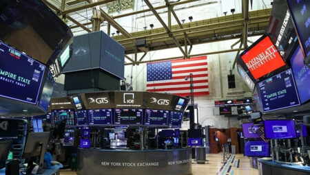 New York borsası karışık seyirle açıldı