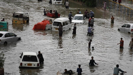 Pakistan’da şiddetli fırtına: 10 meyyit