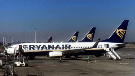 Ryanair’in kârı düştü! Düşük biletli fiyatlar tesirli oldu