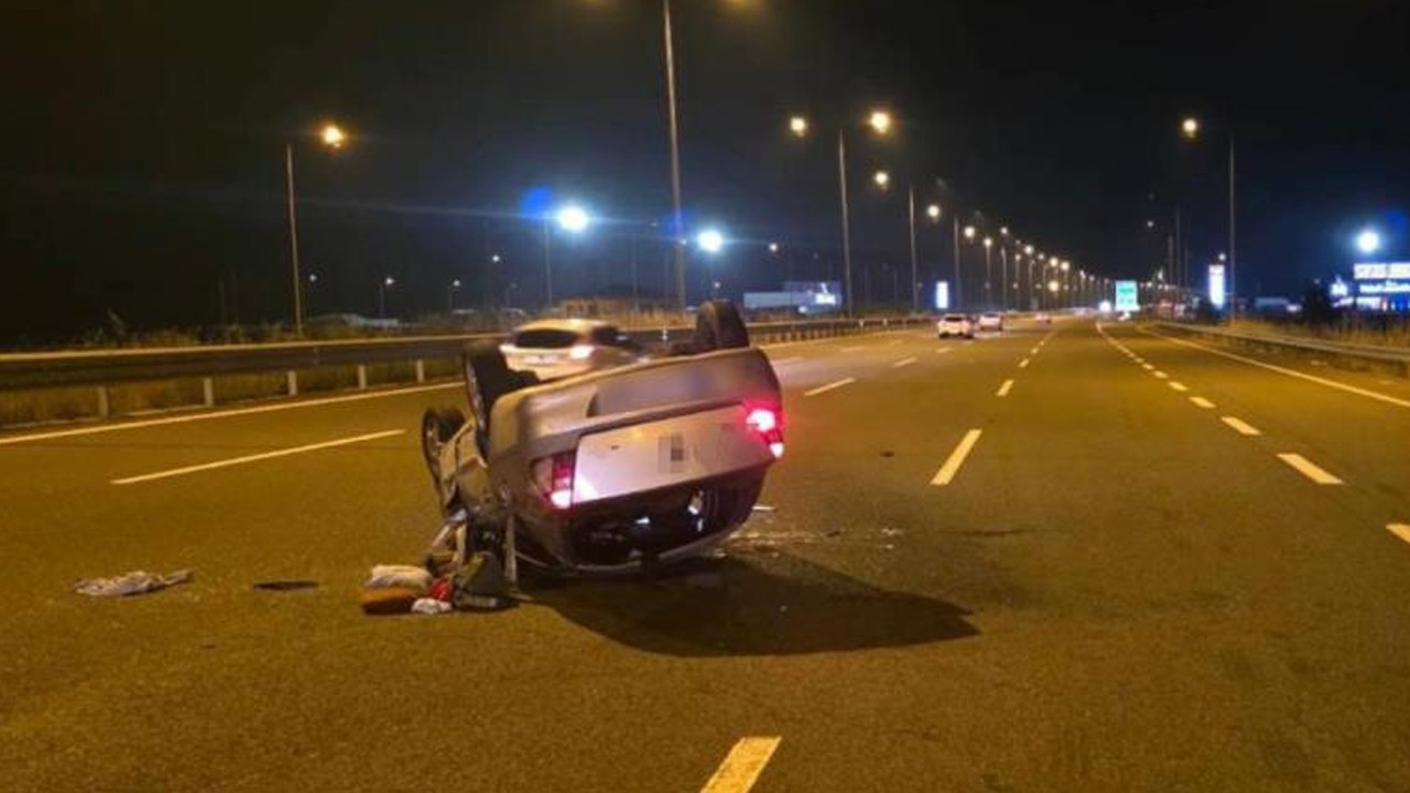 Sakarya’da dehşetli kaza! 9 yaşındaki çocuk camdan fırladı