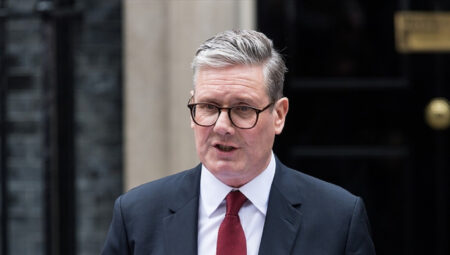 Starmer: ‘İngiltere’yi savaşa hazır hale getirmeyi planlıyoruz’