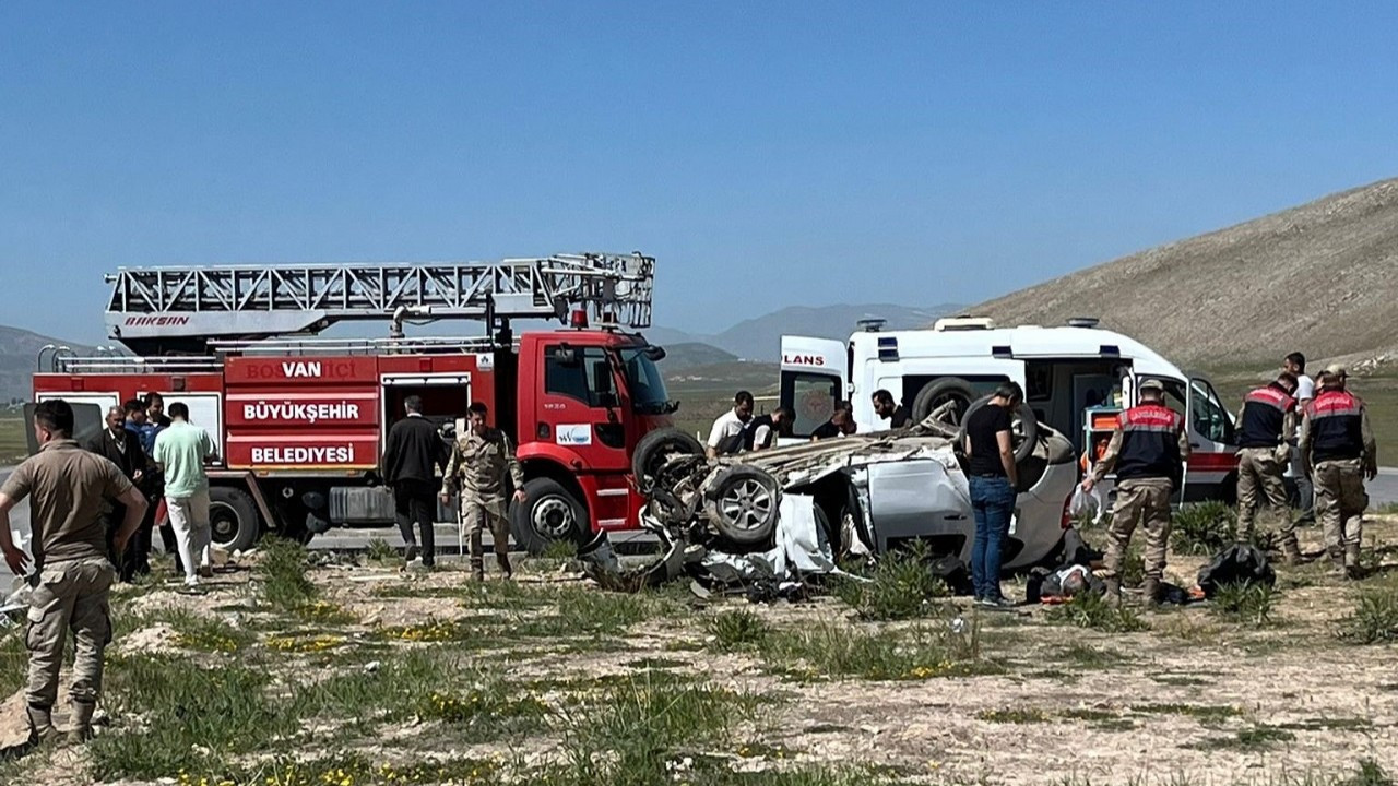 Van’da trafik kazası faciası: 4 meyyit, 2 yaralı