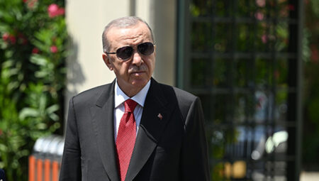 Yunan basınından övgü: Tüm oyunu Erdoğan oynuyor