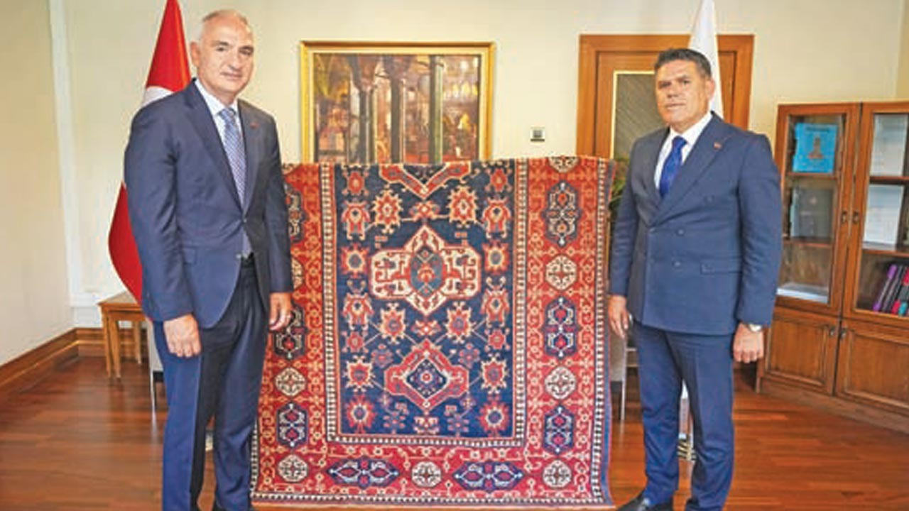 5 asırlık Uşak halısı Türkiye’ye döndü