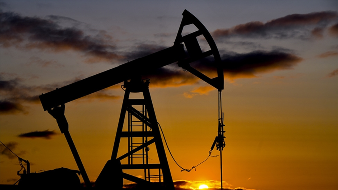 ABD-Çin muahedesi sonrası petrol fiyatları 7 haftanın tepesine çıktı! Akaryakıtta artırım beklentisi oluştu
