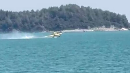 Adana’da yangın söndürme uçağı düştü: Bakan Yumaklı’dan açıklama