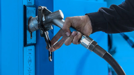 Akaryakıta indirim geldi: LPG ucuzladı, motorin sıra bekliyor
