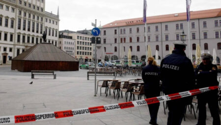 Almanya’da 2 tonluk bomba alarmı:  20 bin kişi tahliye ediliyor
