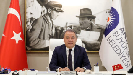 Antalya Büyükşehir Belediye Başkanı Muhittin Böcek tutuklandı