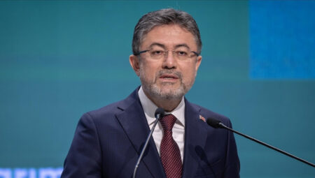 Bakan Yumaklı açıkladı: ‘Muğla Milas ve Manisa Saruhanlı’daki yangınlar denetim altında’