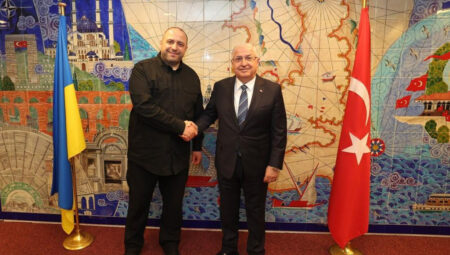 Bakanı Güler, Ukrayna Savunma Bakanı Umerov ile görüştü