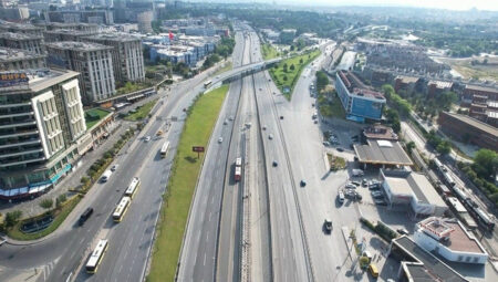 Bayramın ikinci gününde de yollar boş kaldı