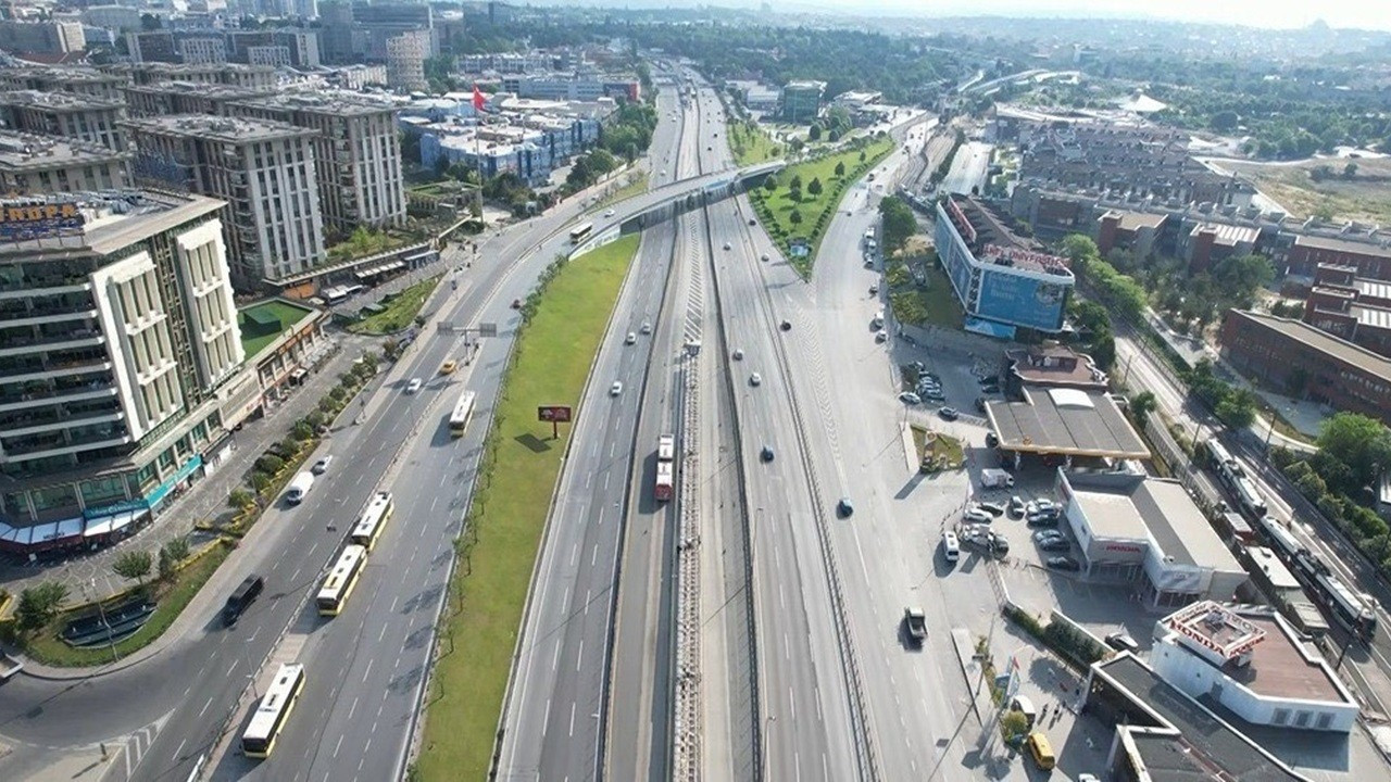 Bayramın ikinci gününde de yollar boş kaldı
