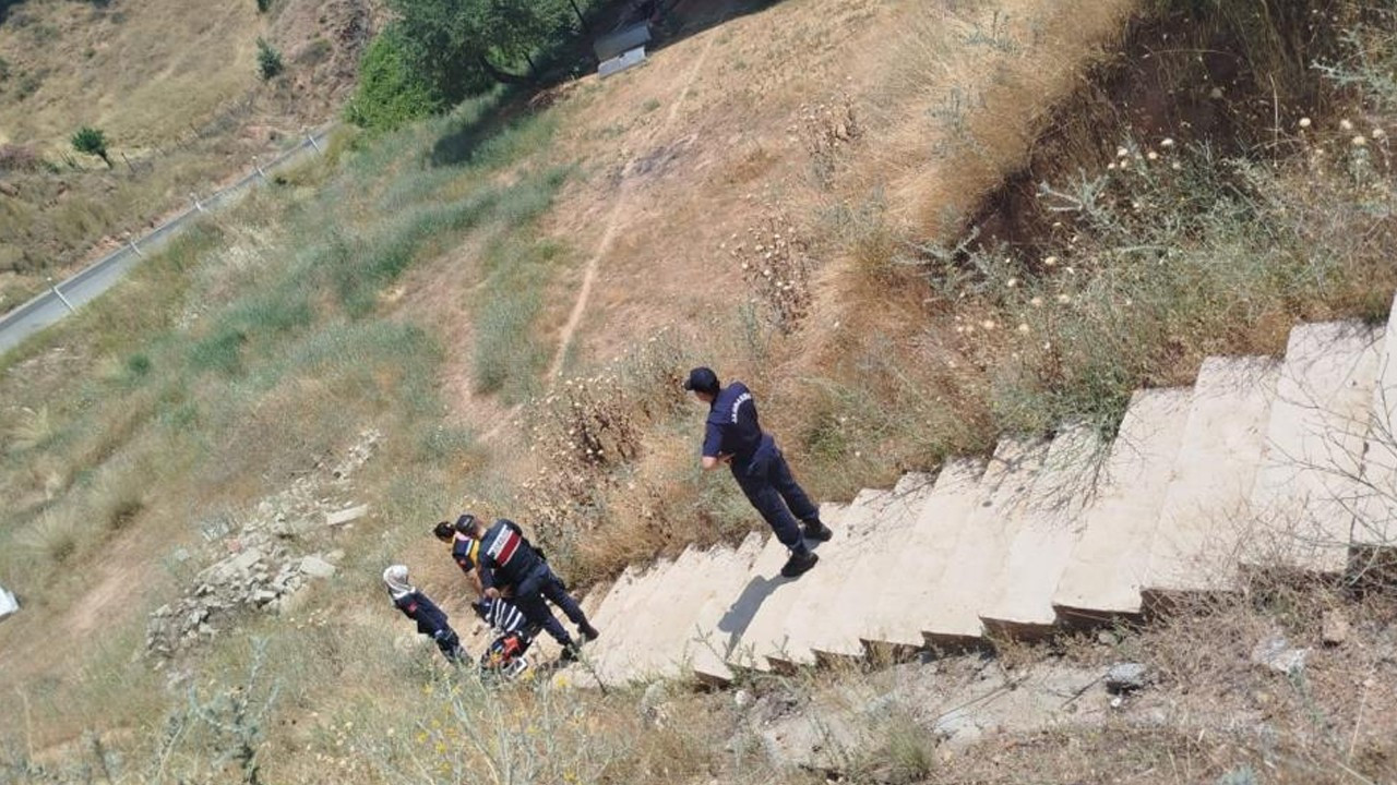 Bisikletiyle dereye uçan çocuk hayatını kaybetti