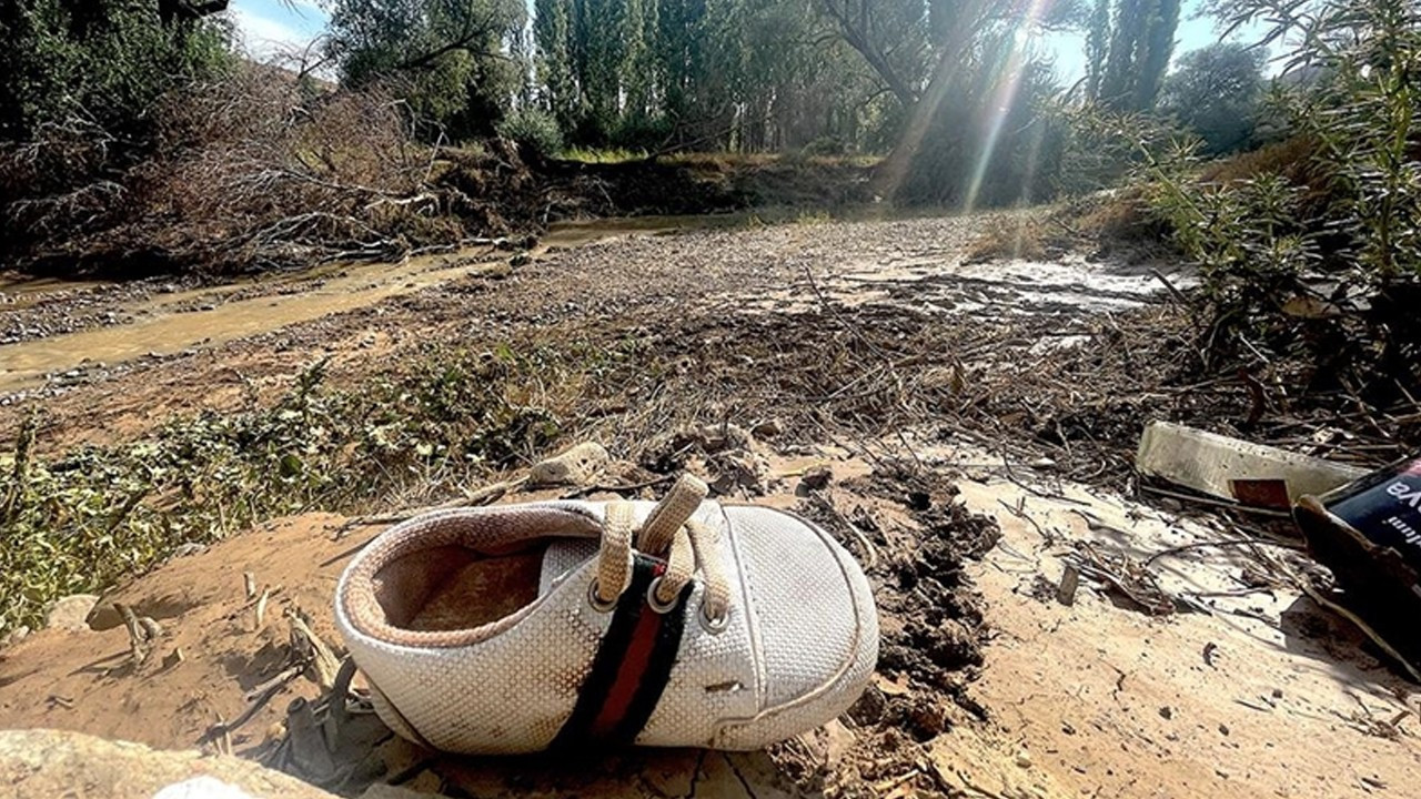 Boş toprakta 3 aylık bebek bulundu