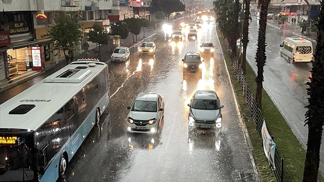 Bugün hava nasıl olacak? Meteoroloji’den 8 vilayet için sağanak uyarısı