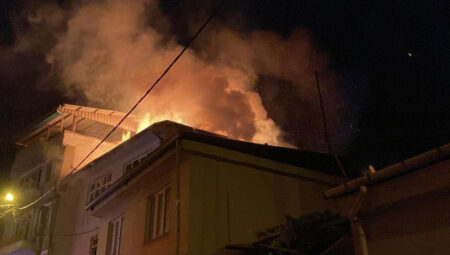 Bursa’da oto tamirhanesinde yangın