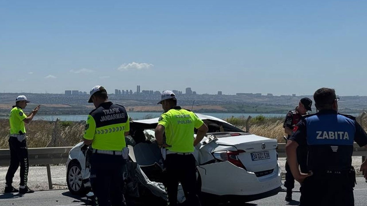 Çatalca’da bariyere çarpan arabadaki astsubay öldü, 2 uzman çavuş yaralandı