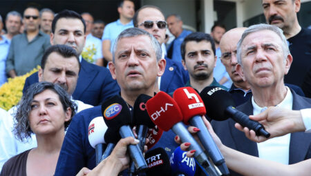 CHP lideri Özel’den Ferdi Zeyrek’in sıhhat durumuna ait açıklama