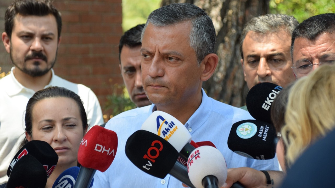 CHP Önderi Özel’den belediye tepkisi! ‘AK Parti yerine bir vekil seçilsin aday çıkaran namerttir’