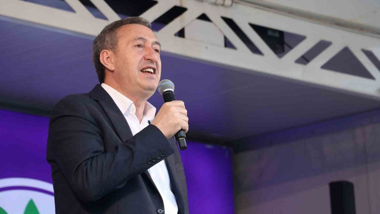 DEM Parti, Eren Bülbül’ün annesiyle bayramlaştı