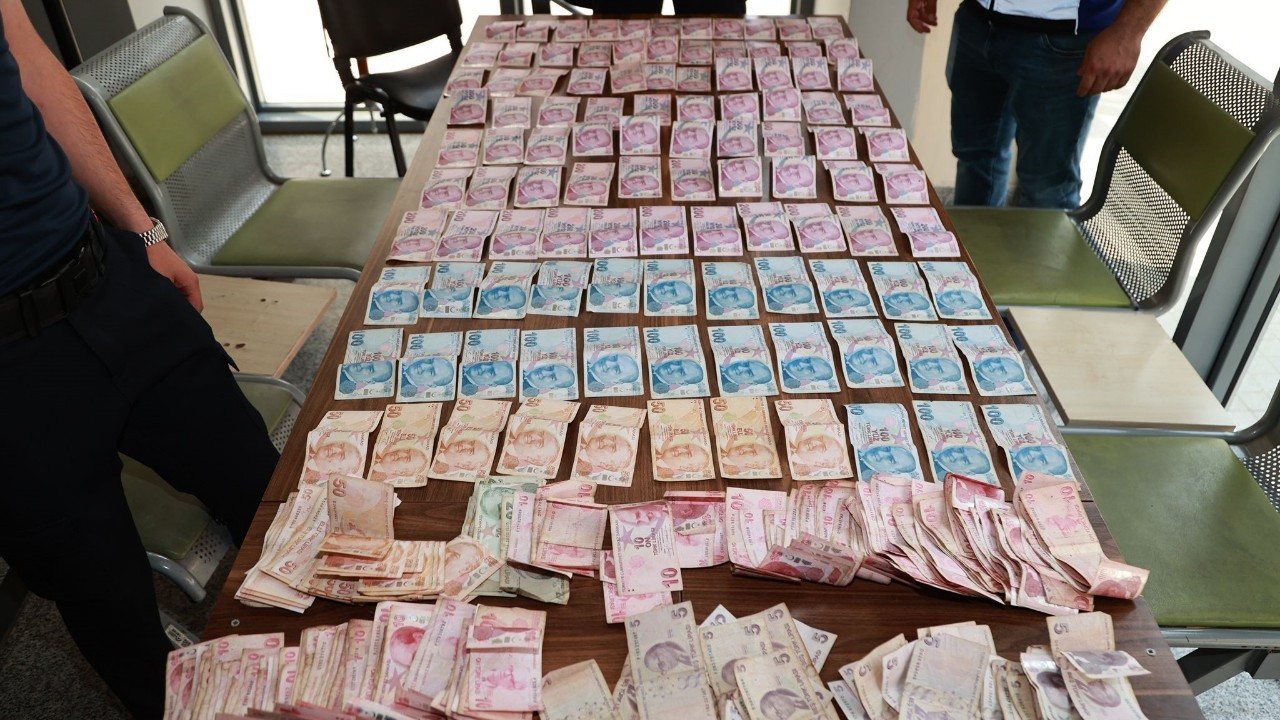 Dilencinin üzerinden çıkan para zabıtayı bile şaşırttı!