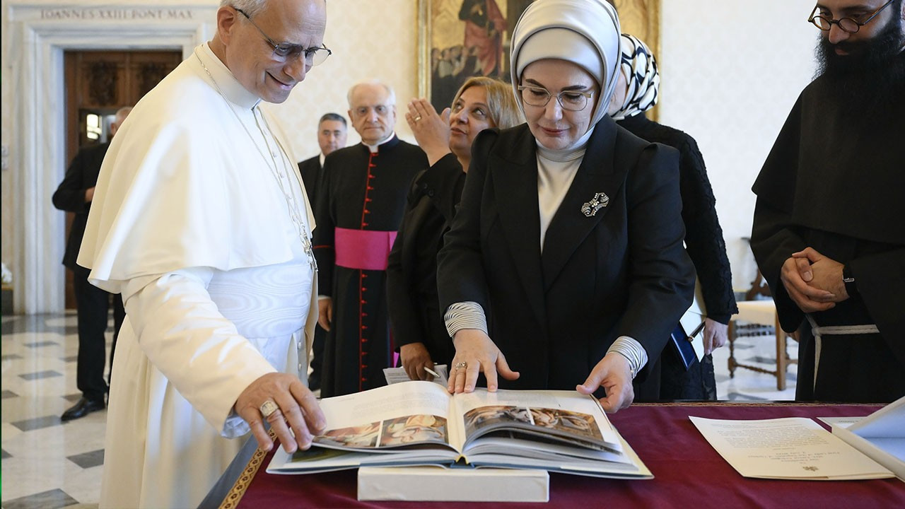 Emine Erdoğan, Papa 14. Leo ile görüştü