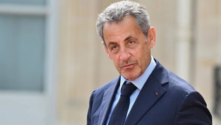 Fransa’nın eski Cumhurbaşkanı Sarkozy’nin cezası katılaştı, onur nişanı geri alındı