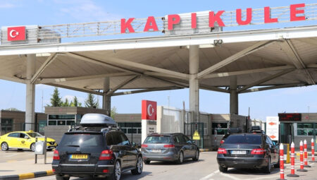 Gümrük kapılarında yaz devrinde artan yolcu geçişleri için kapsamlı hazırlık
