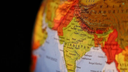 Hindistan ve İngiltere’den ikili bağlantıları geliştirme kararlılığı