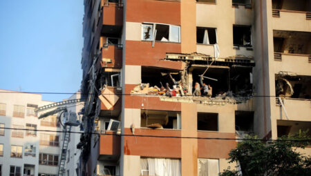 İran duyurdu: Bir binada 20’si çocuk 60 kişi hayatını kaybetti