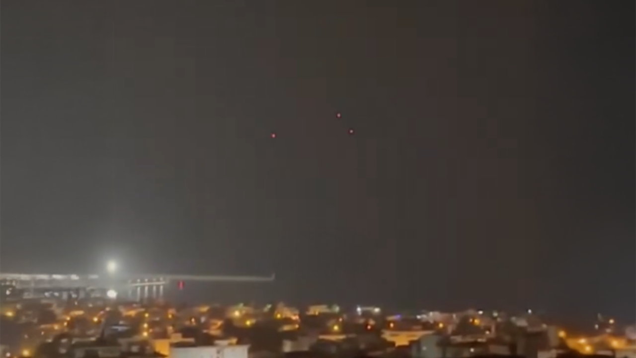 İran’dan atılan füzeler Mersin kıyısından görüldü