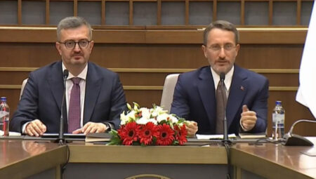 İrtibat Başkanlığı’nda Fahrettin Altun misyonunu Burhanettin Duran’a devretti