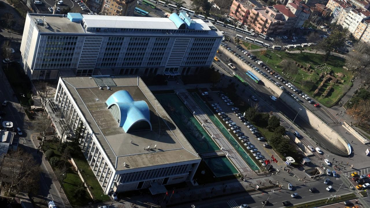 İş insanı Ahmet Sari, İBB’den alacağı 3 milyar TL için 232 milyon TL verdiğini tez etti