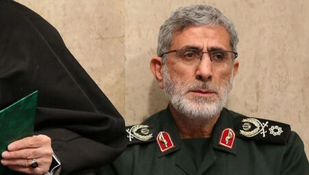 İsrail’in taarruzunda öldürüldüğü argüman edilen İranlı general Kaani, Tahran’daki şovlara katıldı