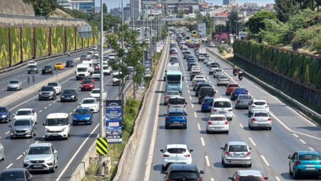 İstanbul’da bayram trafiği: Yoğunluk yüzde 54’e ulaştı
