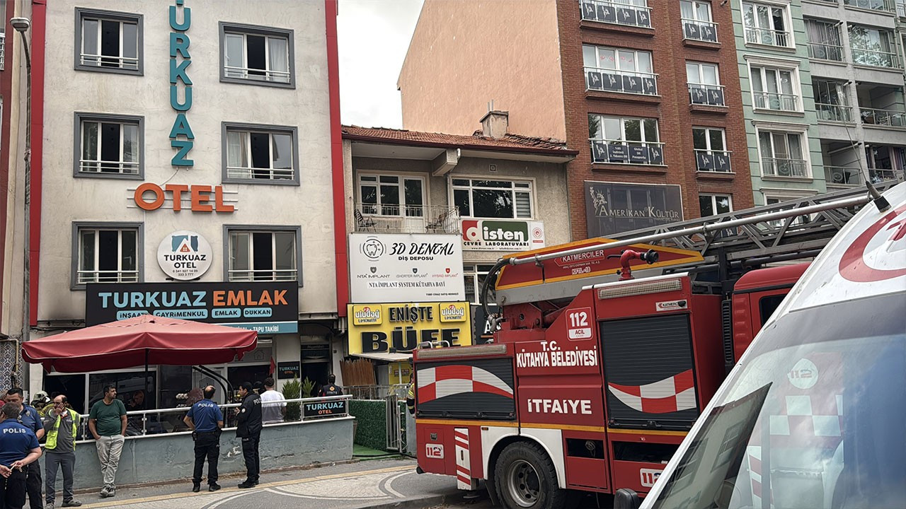 Kütahya’da otelde yangın paniği: 10 kişi dumandan etkilendi